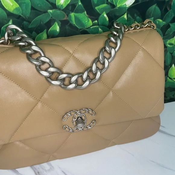 CHANEL PURSE 100% AUTHENTIC CHANEL BAG CHANEL 19 FLAP BAG - Picture 7 of 15